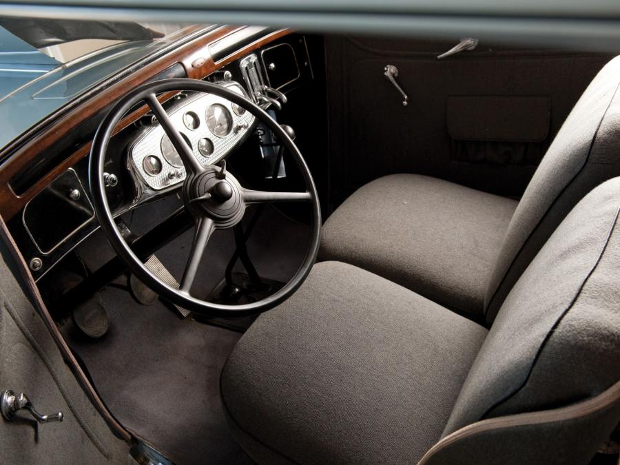  Pierce-Arrow Model 54 Club Brougham 1932 года  (фото 3 из 20)